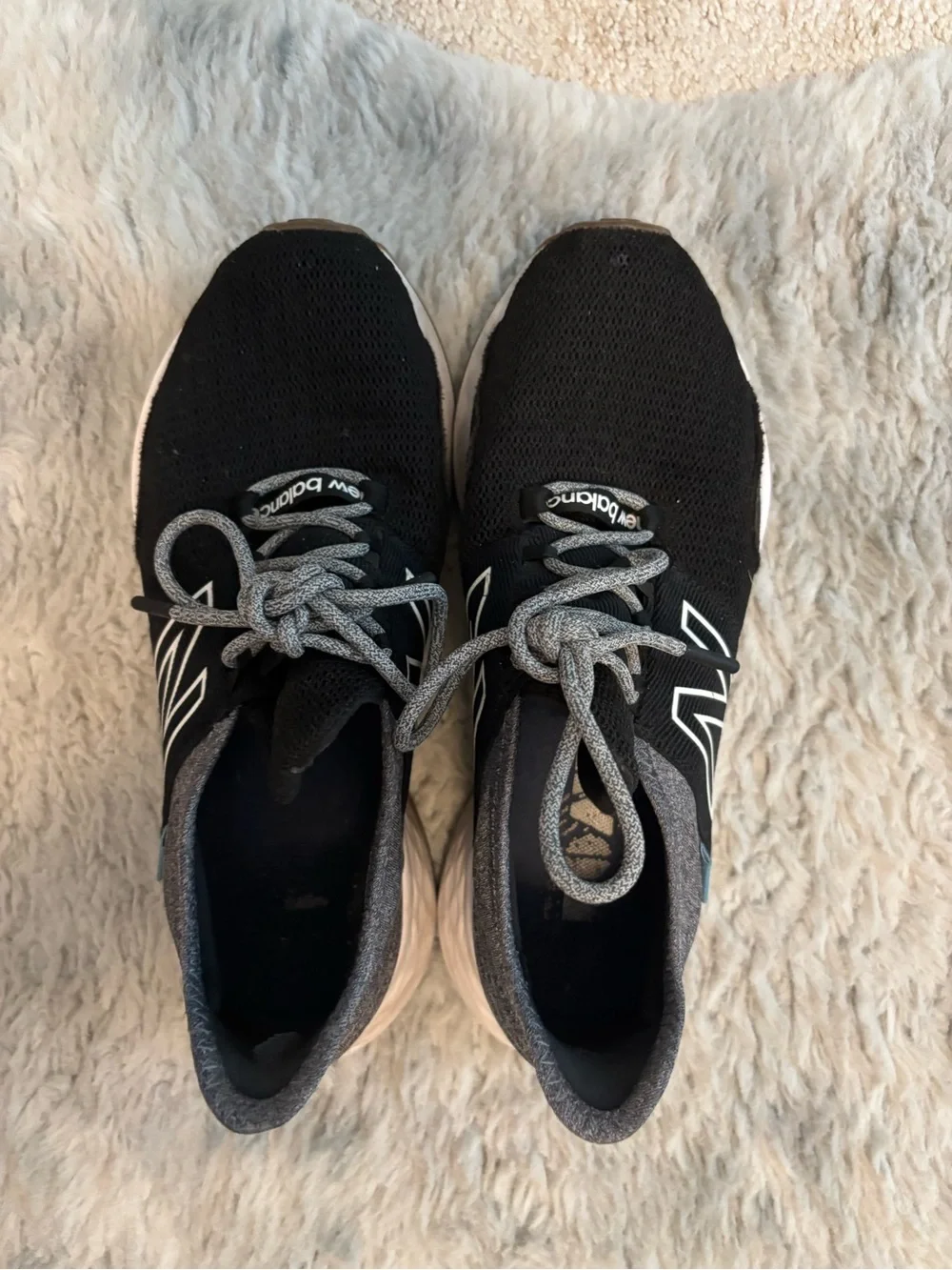 Women’s New Balance Roav size 8.5